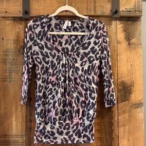 Chic Leopard Print Scoop Neck Blouse-NWOT